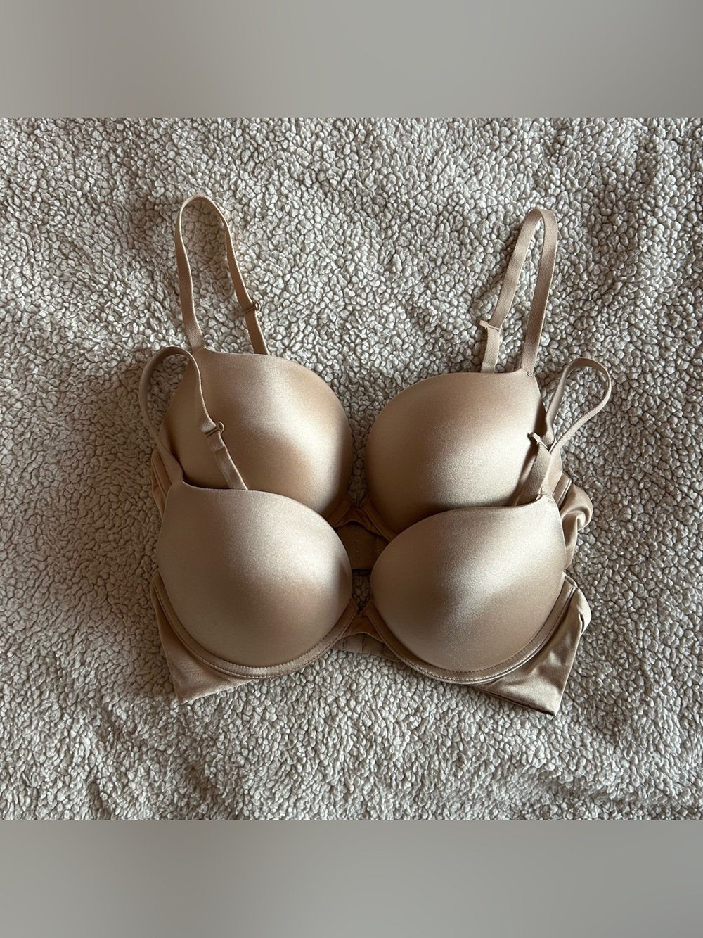 La Senza Beyond Sexy Classic Plunge Bra in nude (set of 2)